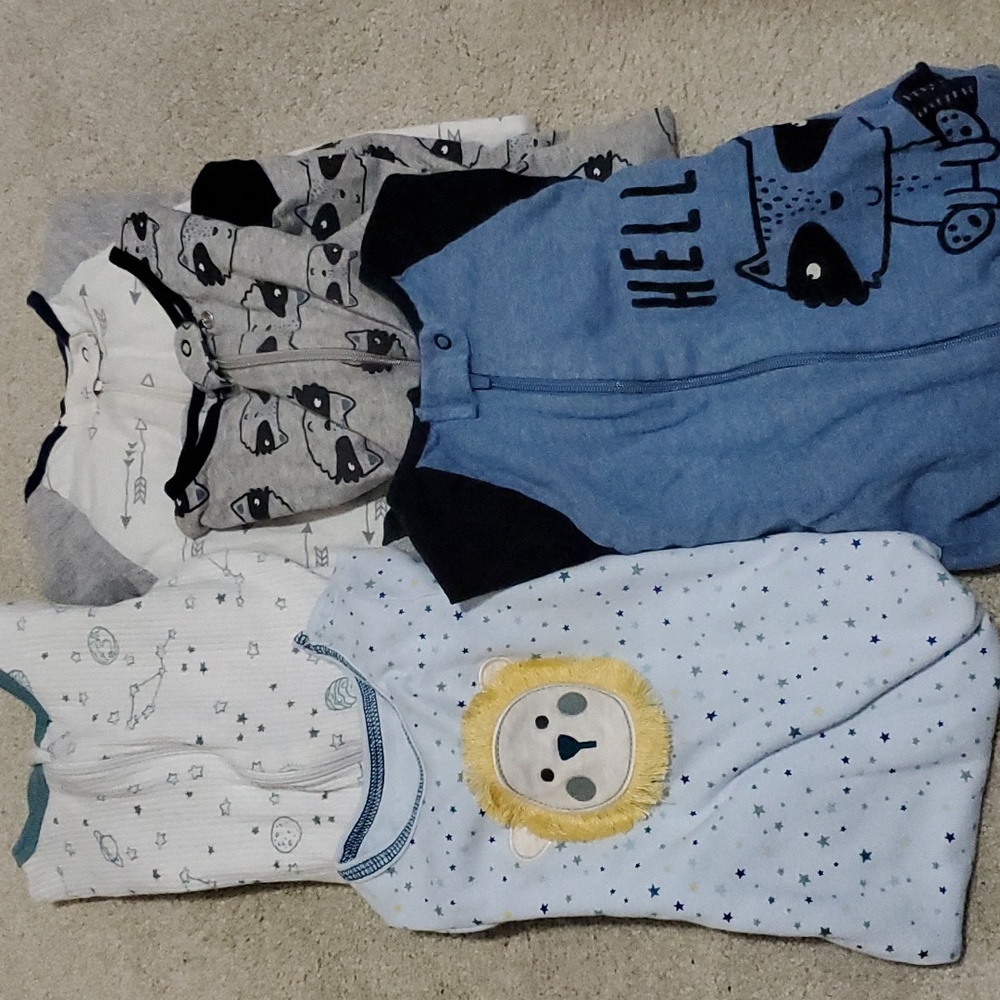 Set of 5 footie pajamas 6-9 month